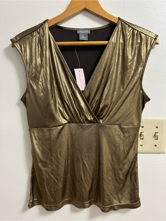 Ann Taylor Tops - Ann Taylor Metallic Gold Sleeveless Top size MP